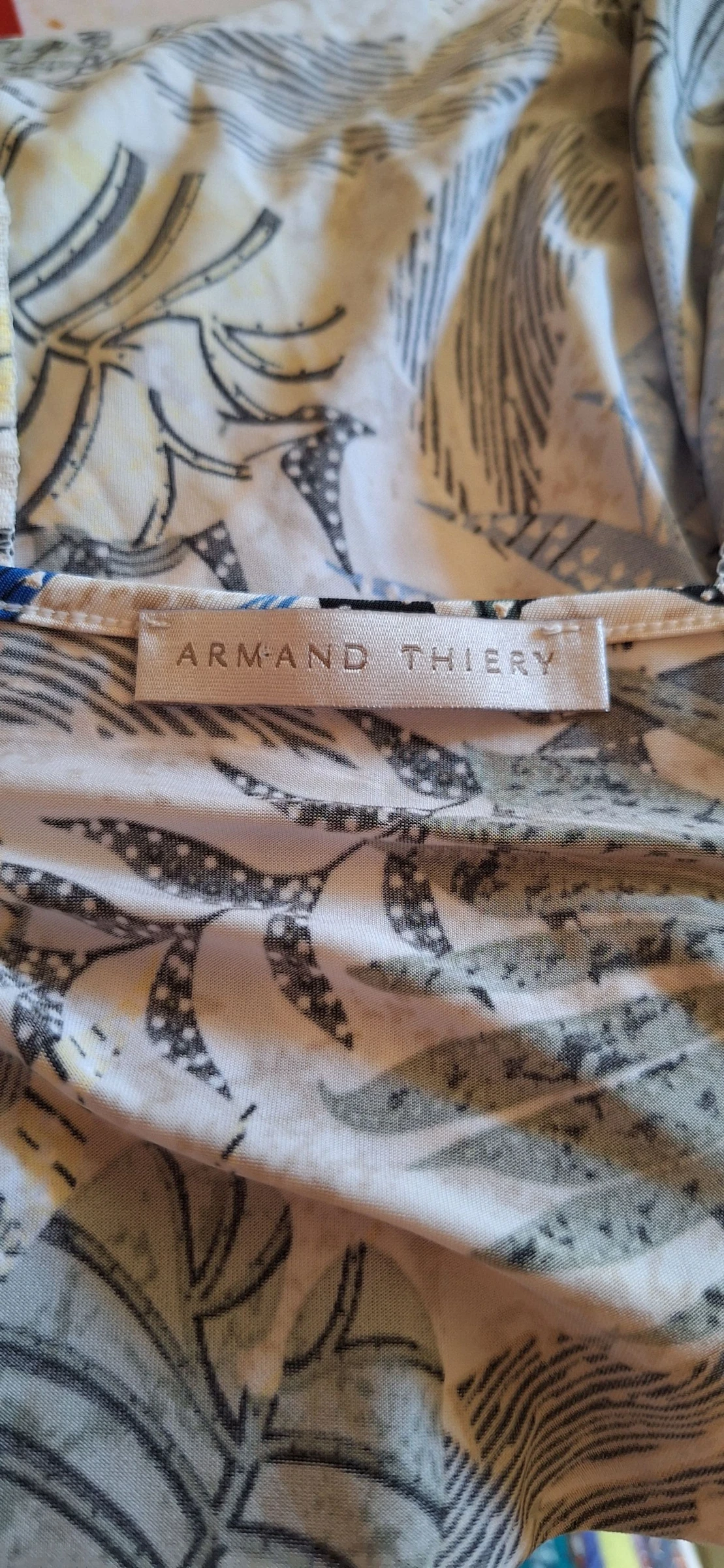 Dames korte mouw T-shirt met bladprint Armand Thiery 🩵 – photo 4